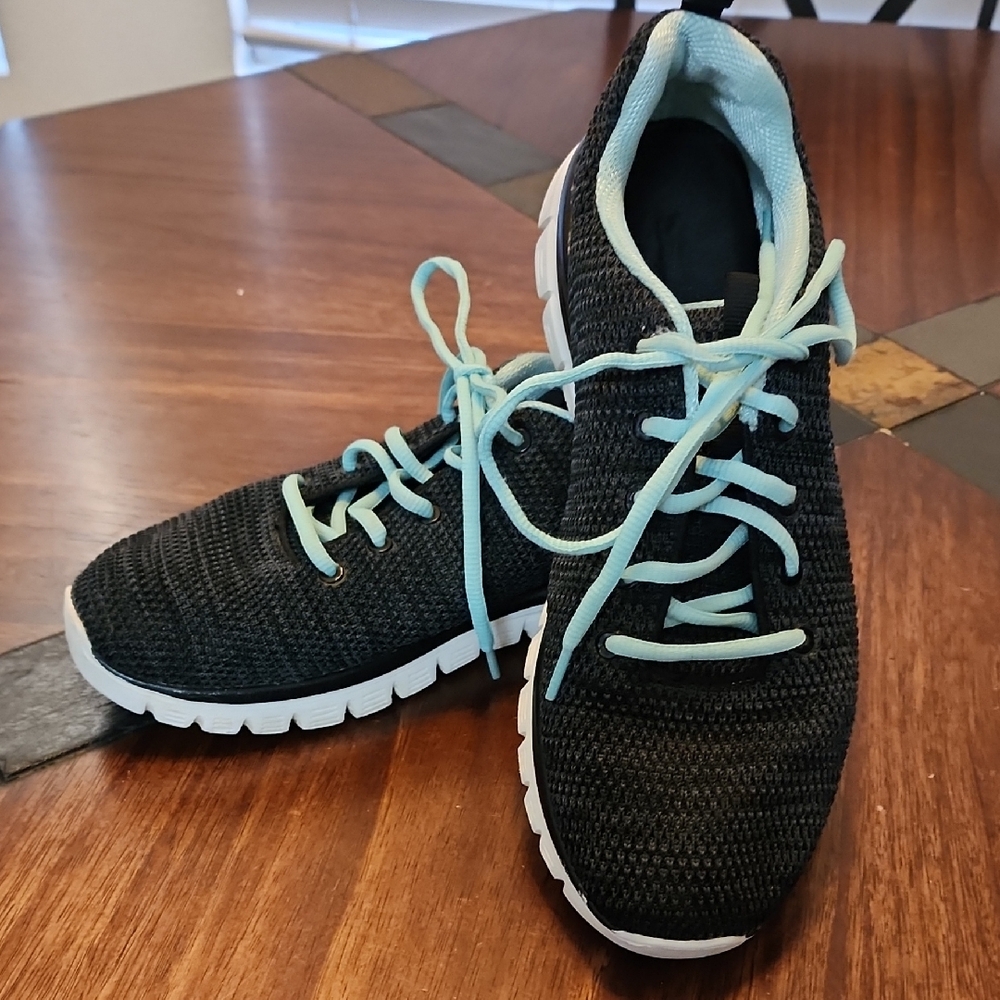 Skechers Women's Graceful Twisted Fortune Sneakers, Size 10 Wide